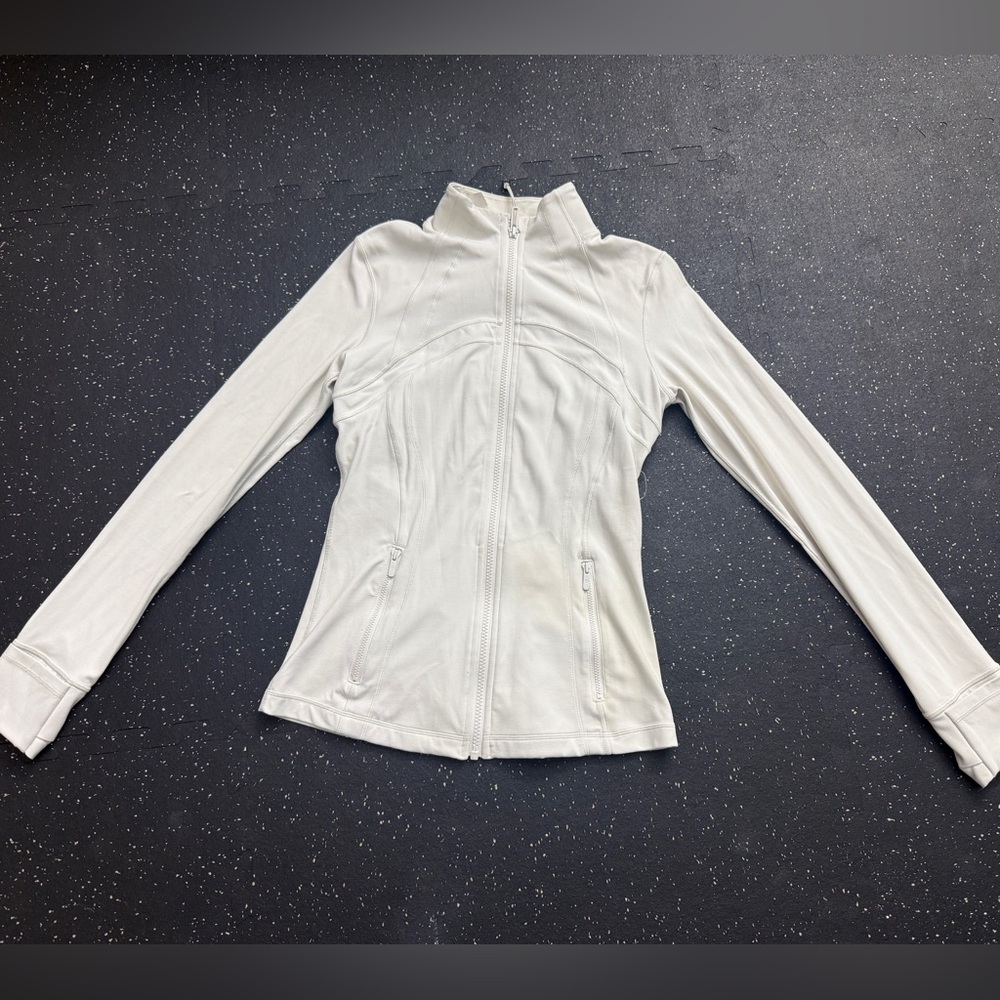 Lululemon Nulu Jacket Bone color size 6